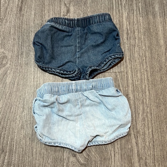 Cat & Jack 12 months Jeans & Shorts 4 piece Bundle - Picture 4 of 4
